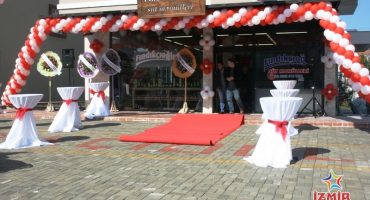 Milas Fındıkçıoğlu Açılış Organizasyonu Bistro Masa Kiralama İzmir Organizasyon